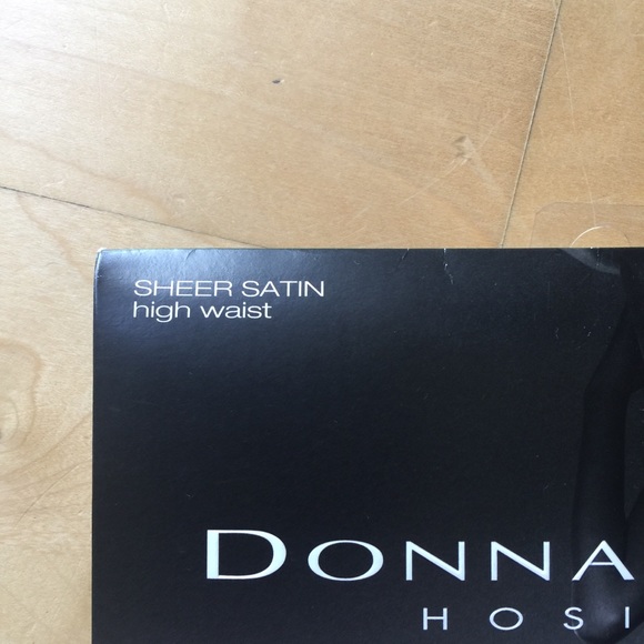 Donna Karan high waisted natural color tights - Picture 4 of 6